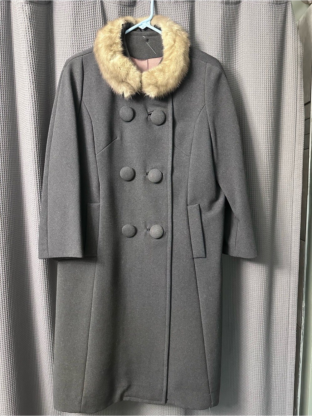 Vintage Gray Double-Breasted Wool Pea Coat with Tan Faux Fur Collar